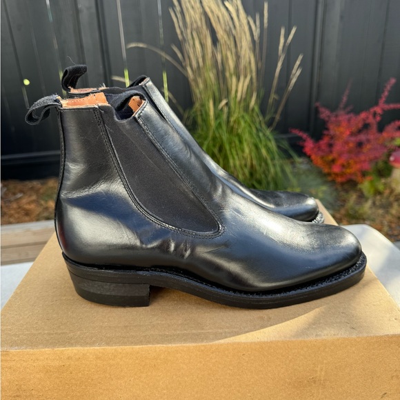Royal Richmond by brown Shoes - Blundstone style black Leather Vintage made in Canada ankle boot